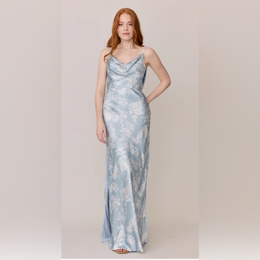 Revelry Nadia Sky Blue Bouquet